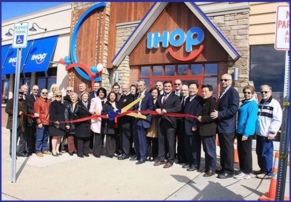Legislator Dunne Welcomes IHOP to Levittown